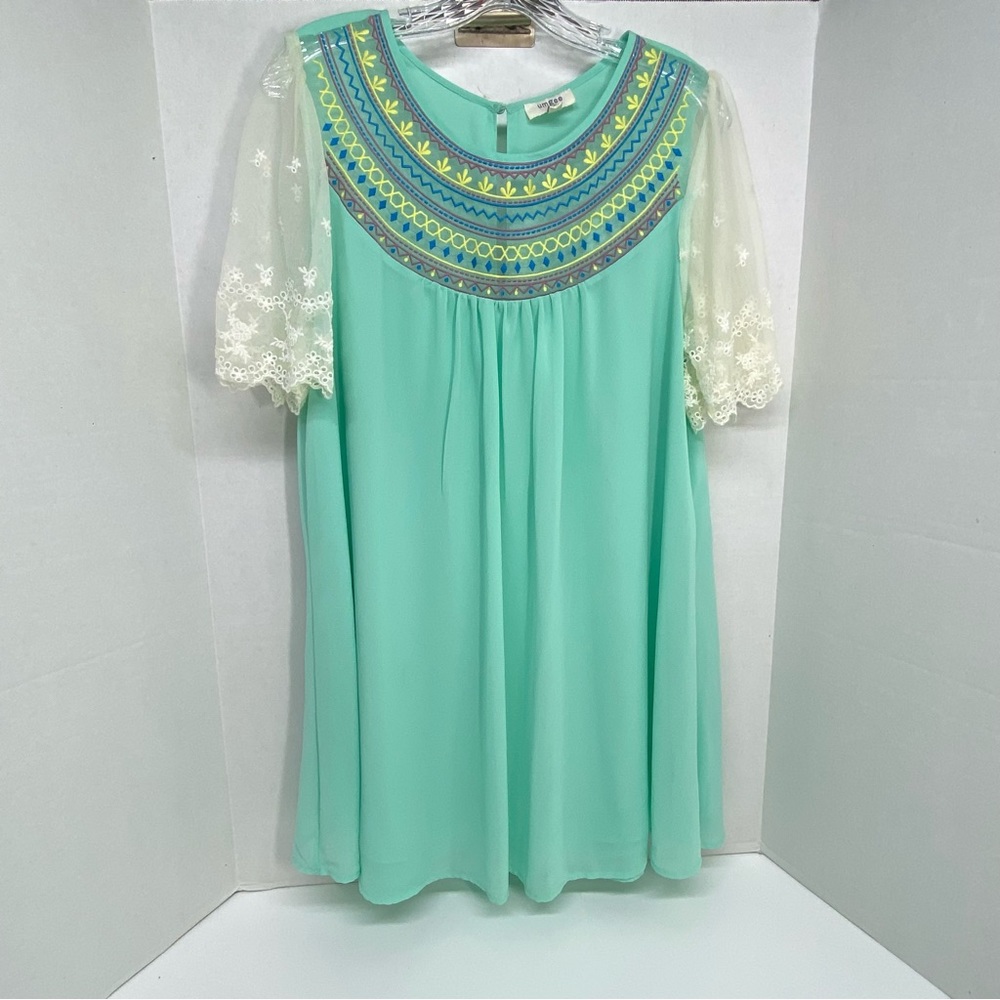 Umgee Mint Green Tunic Dress Eyelet Bell Sleeves Large Embroidered Neckline Boho